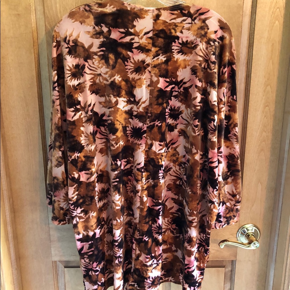 Entro size L burn out velvet kimono. Mint - Picture 2 of 5